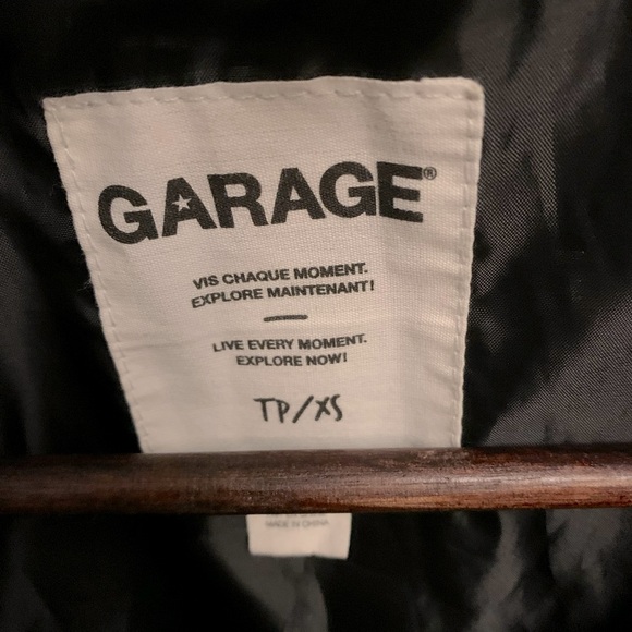 Ladies Garage Windbreaker - Picture 2 of 2